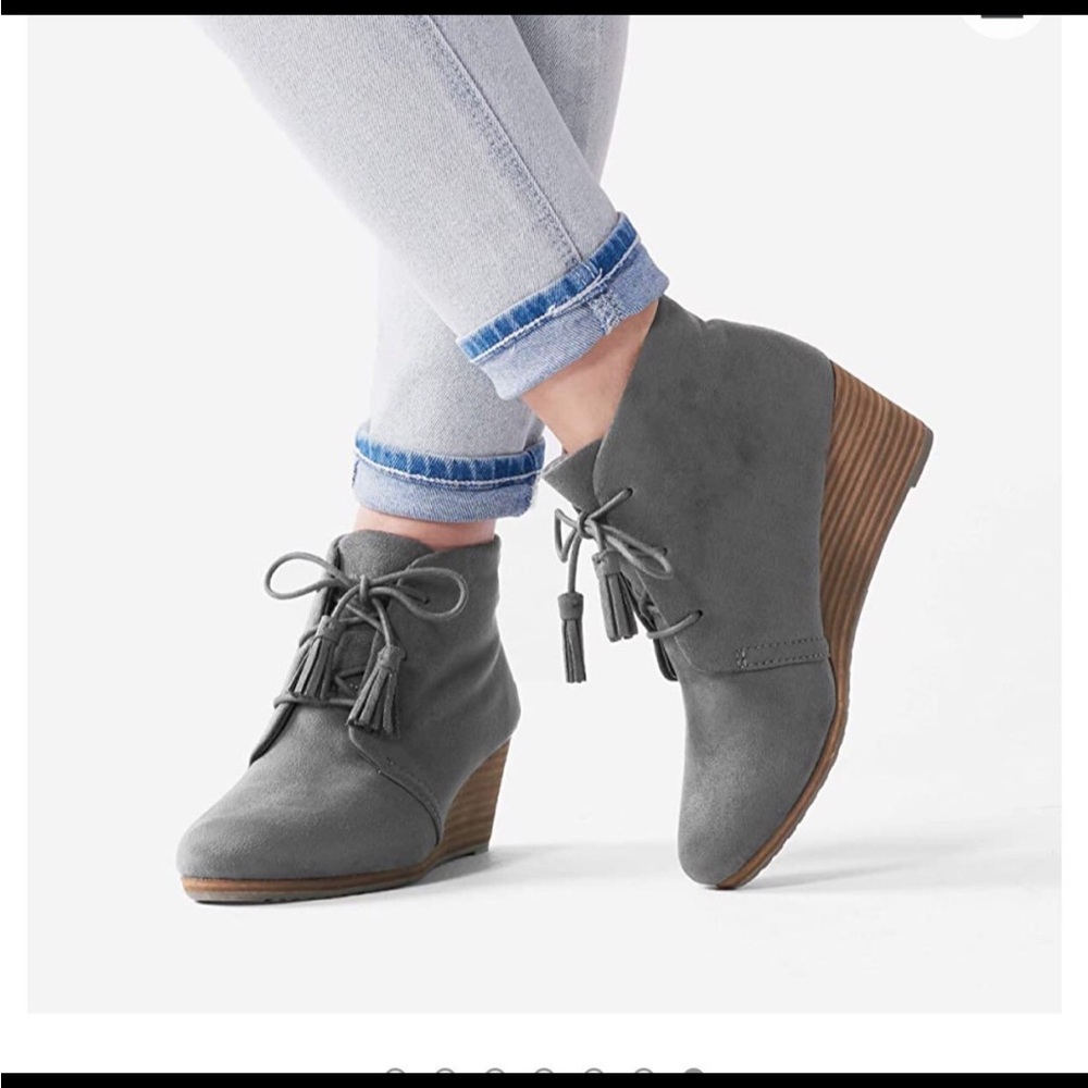 Dr Scholls Women Dakota Wedge Bootie Boots Gray Suede Size 9 Tassel Tie